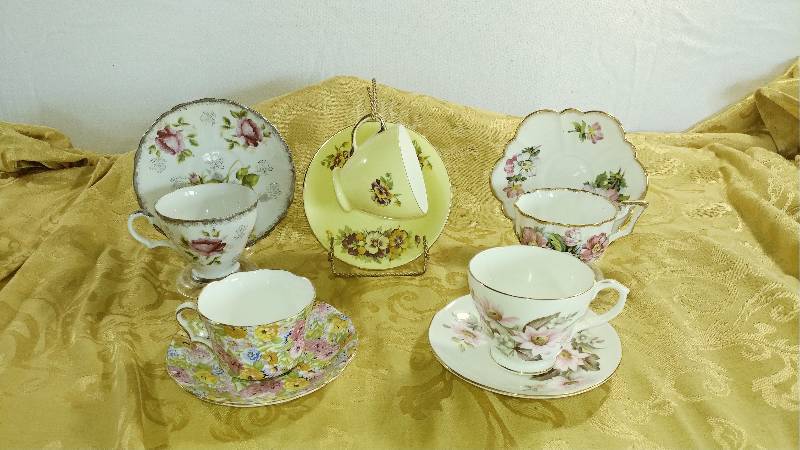 lot 248 image: 5 Tea Cups with Matching Saucers