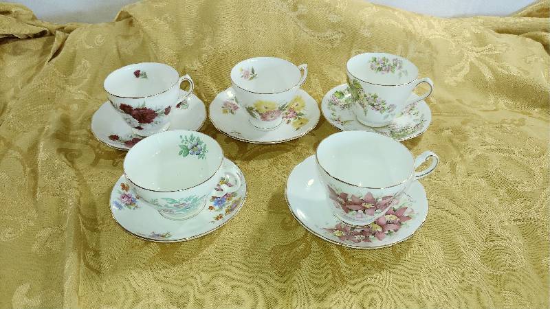 lot 250 image: 5 Tea Cups with Matching Saucers