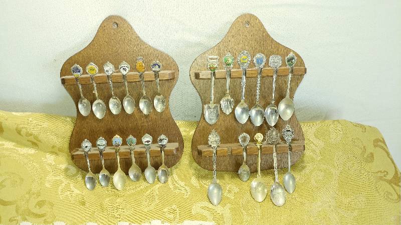 lot 257 image: 23 Collectable Spoons and 2 Displays