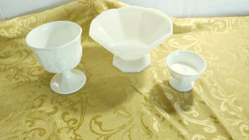 lot 281 image: Milk Glass Bowl and other misc.