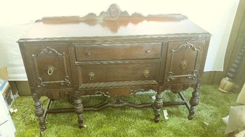 lot 287 image: Buffet