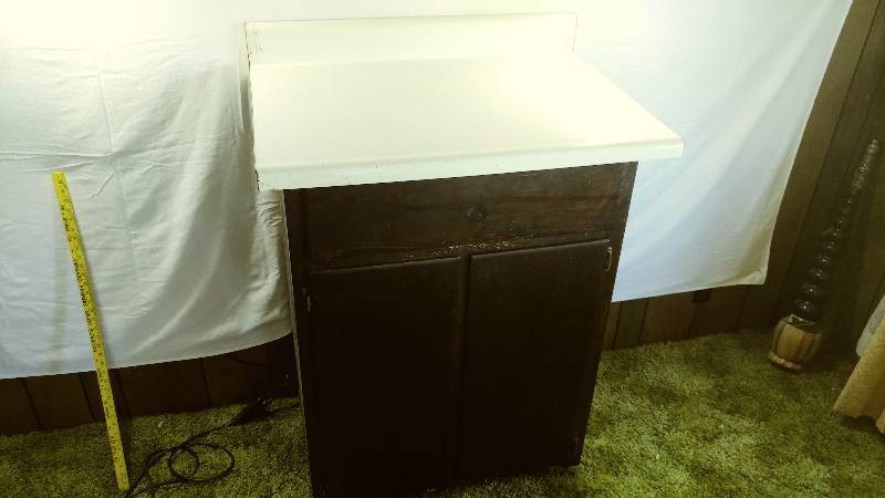 lot 292 image: Cabinet