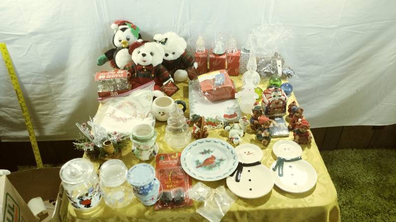 lot 299 image: Christmas Lot