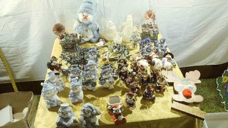 lot 307 image: Christmas Lot