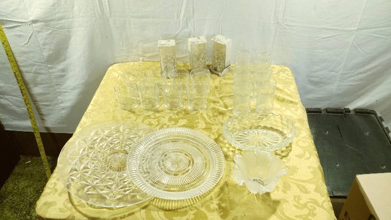 lot 311 image: Glasses