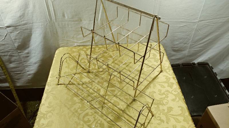 lot 323 image: Magazine Rack and Book Rack