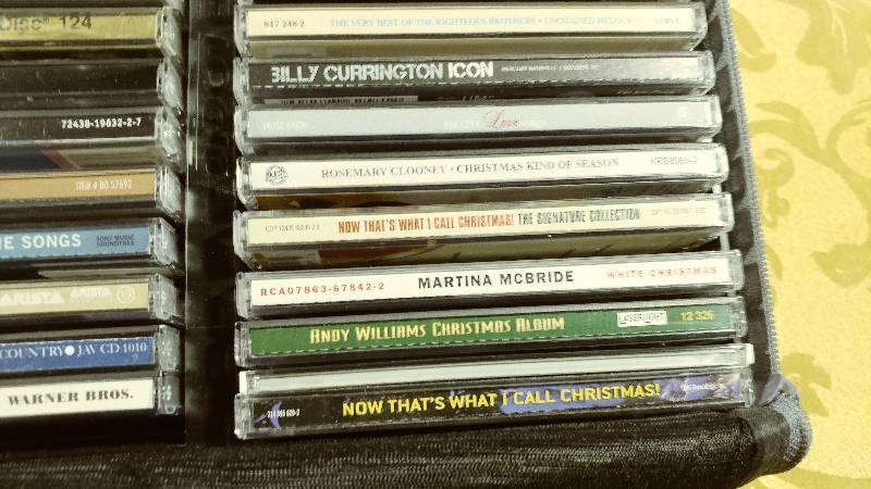 lot 325 image: Assorted CDs