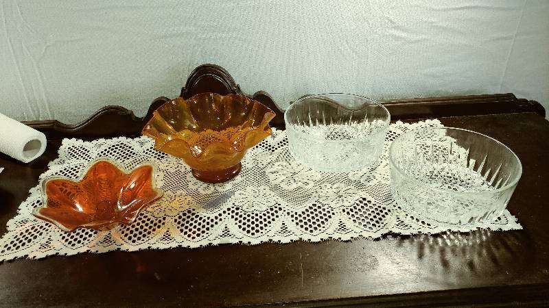 lot 211 image: Orange Glass
