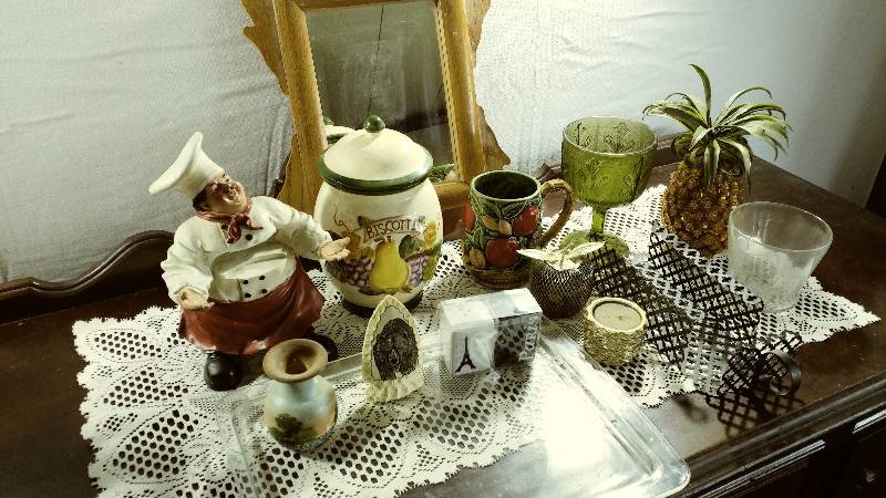 lot 89 image: Miscellaneous Decor