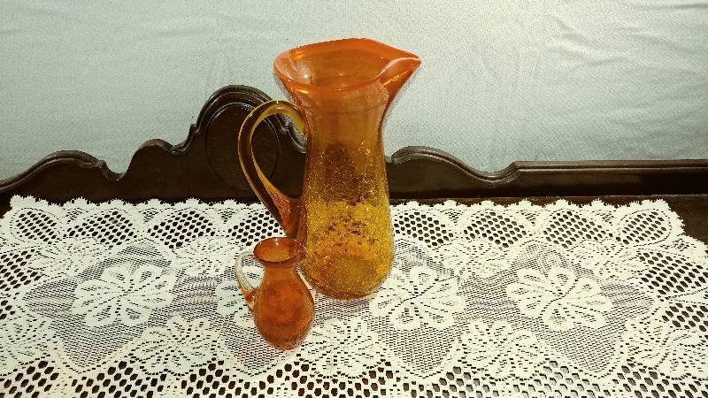 lot 80 image: Orange Crackle Glass