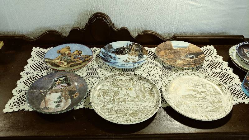 lot 77 image: Assortment of 6 Decorative Plates