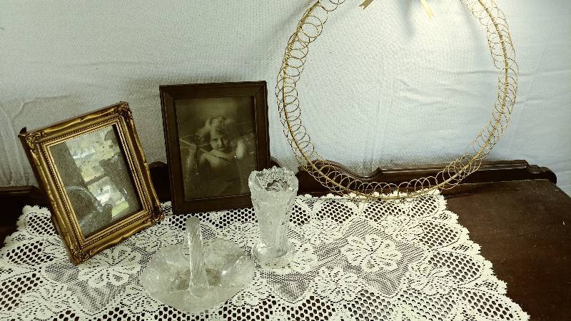 lot 72 image: Metal Wreath, Crystal Dcor, and a Picture