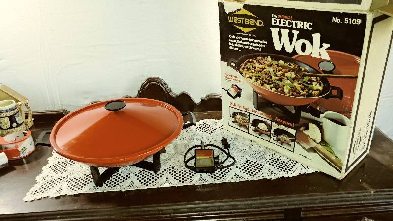lot 215 image: Westbend Electric Wok