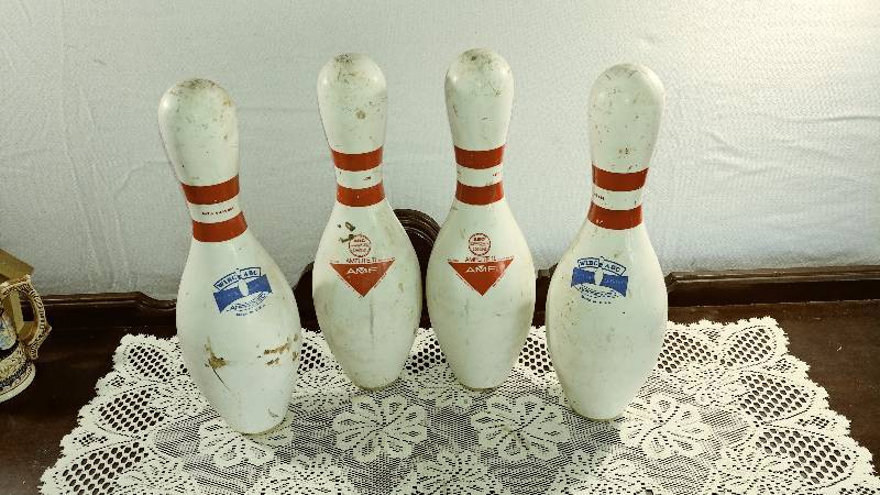 lot 222 image: 4 Bowling Pins