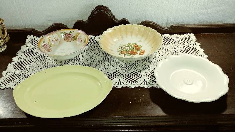 lot 225 image: Various Bowls and Platters