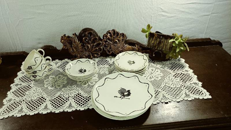 lot 228 image: ChickenRooster Lot