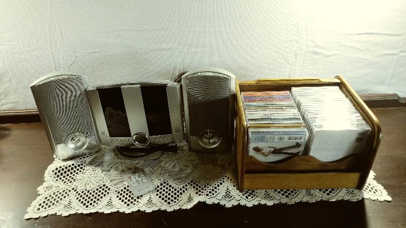 lot 23 image: Stereo with 39 CDs