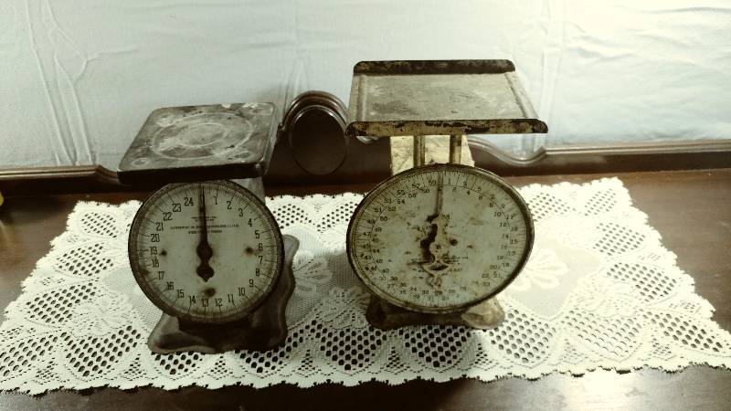 lot 33 image: Antique Scales