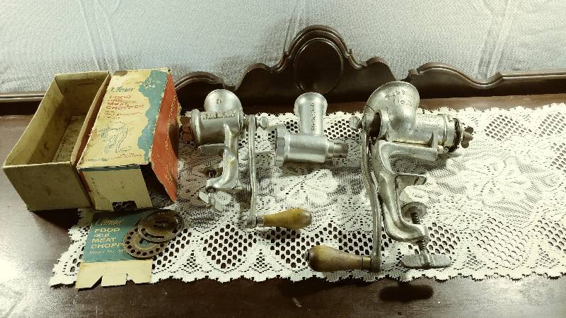 lot 29 image: Grinders
