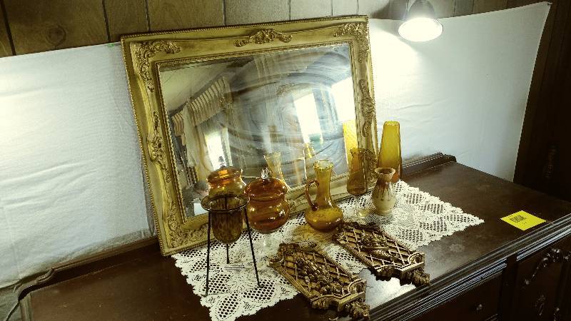 lot 120 image: Amber Glass and Other Dcor