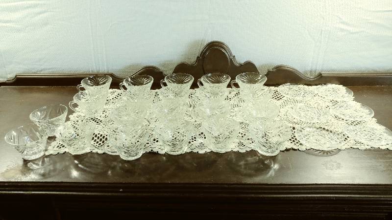 lot 125 image: Crystal Glasses and Saucers