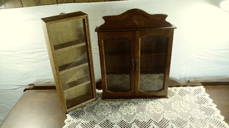 lot 128 image: Glass-Front Wooden Display Cases