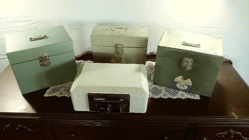 lot 129 image: Metal Lock Boxes and Safe