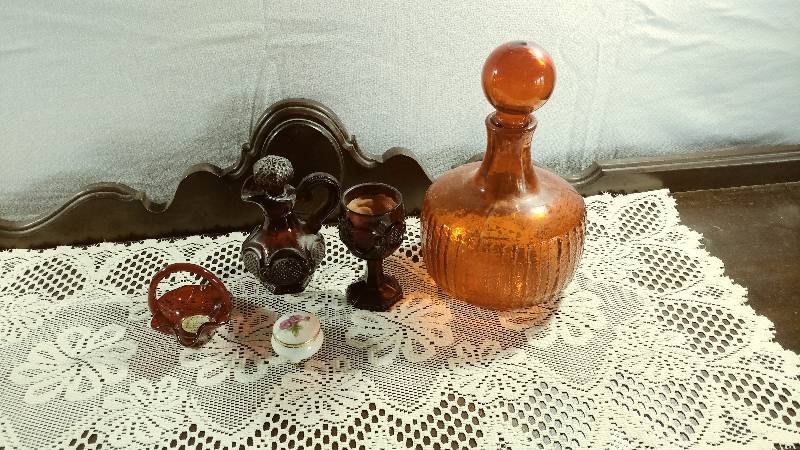 lot 184 image: Glass Decantor and Avon