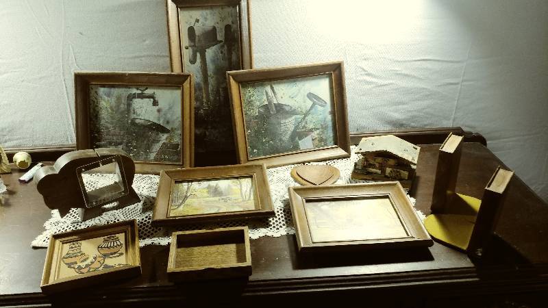lot 192 image: Dcor, Pictures, Music Box, and Buffalo