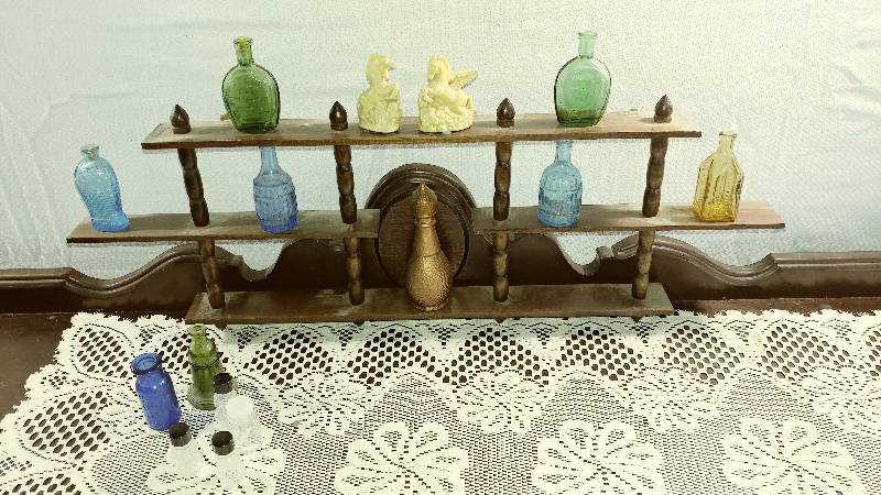 lot 200 image: Shelf and Small Bottle Figurines