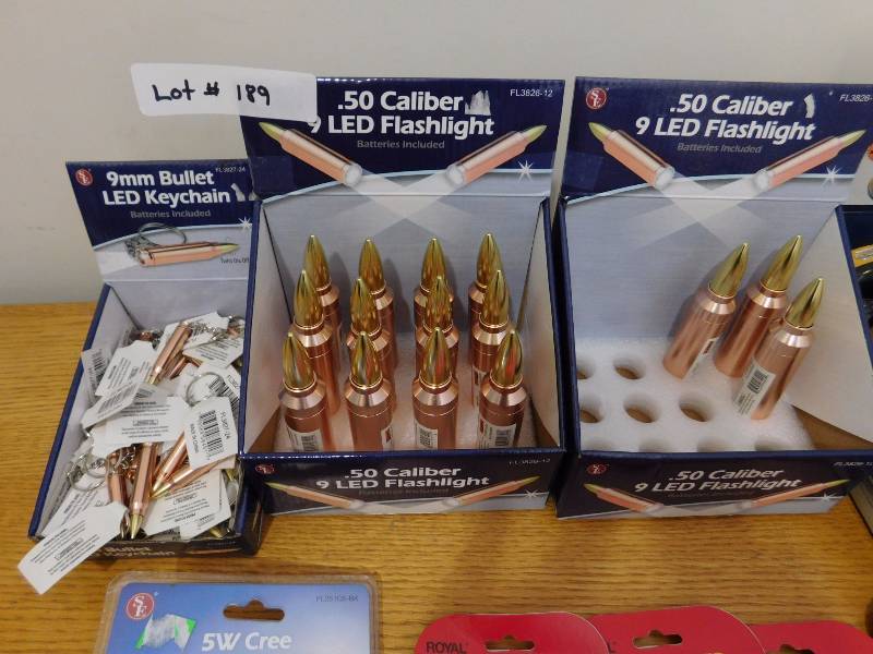 lot 189 image: Misc. Lot of Flashlights - All New Still in Packaging