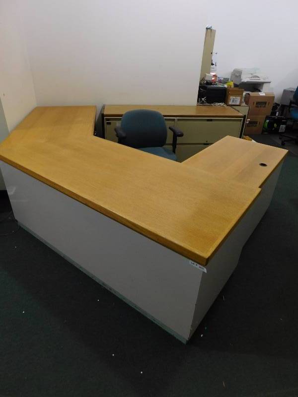 lot 204 image: Reception Desk, Cadenza wFiling - 20 x 70, Office Chair & Mat