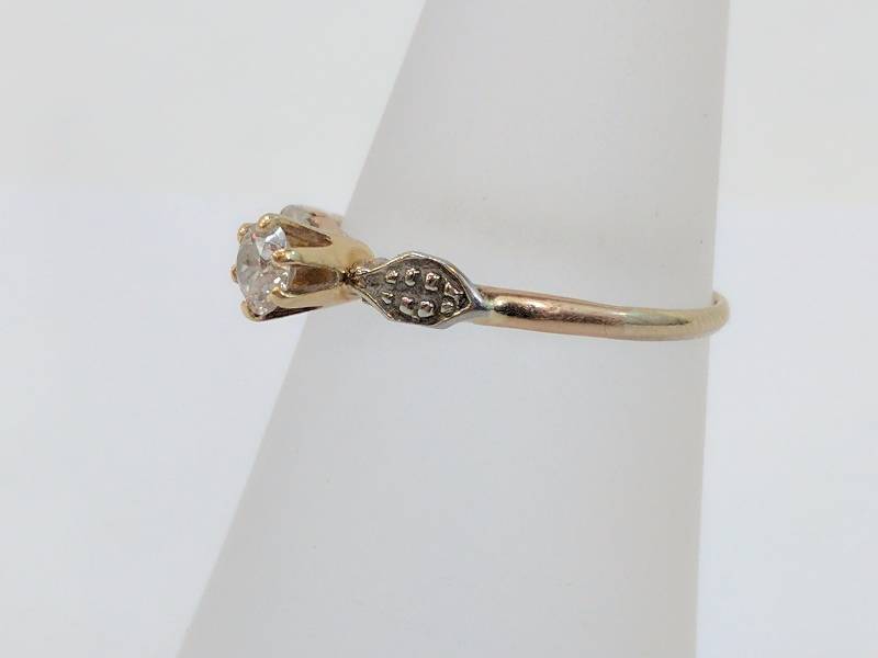 Womens Antique 14kt Diamond Engagement Ring .20 CTW