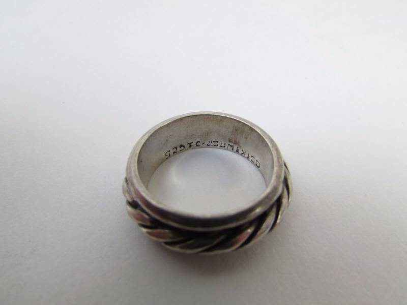 Spinning Rope Design Band Sterling Silver Ring Size 8.75 Stamped .925