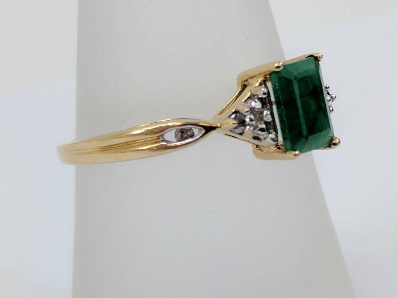 10kt Natural Emerald Ring Diamond Accents