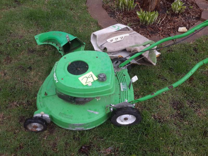 lot 29 image: Lawnboy 21 Mower