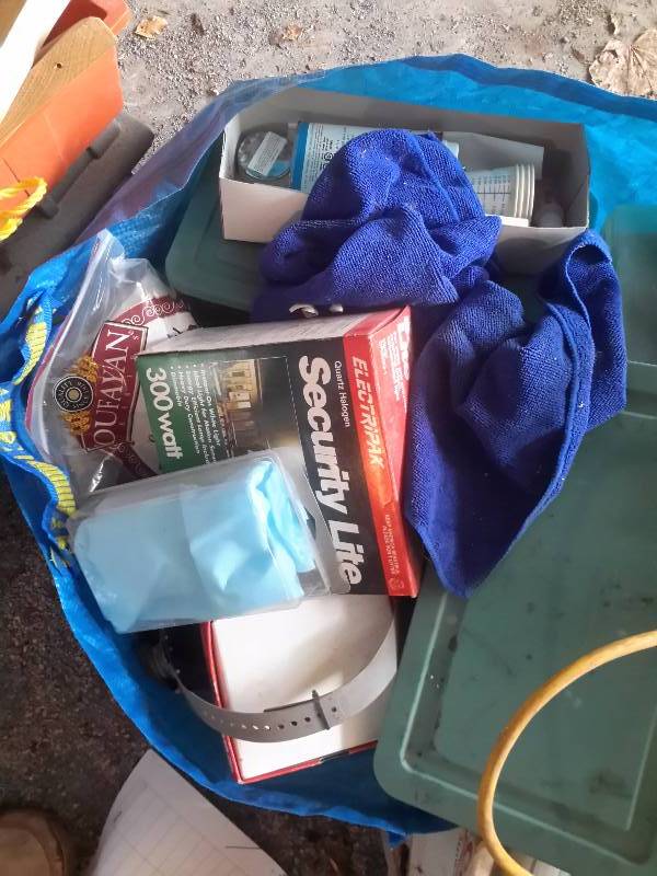 lot 71 image: Lot of stuff from the garage shelves