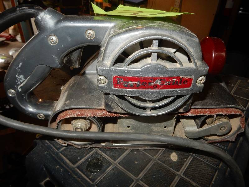 lot 35 image: Porter Cable Belt Sander.. Tested and works