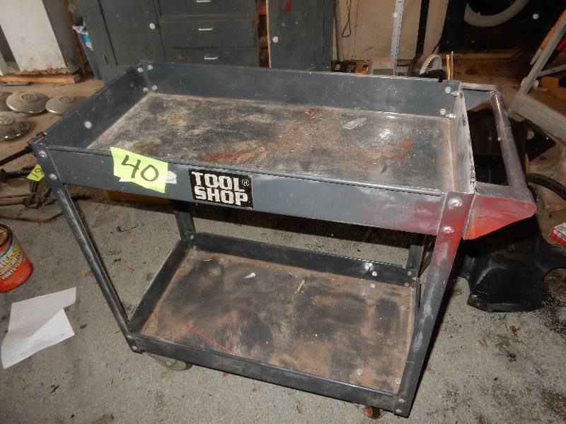 lot 40 image: Tools shop rolling cart..  Approx 20in x 35in x 30 in h
