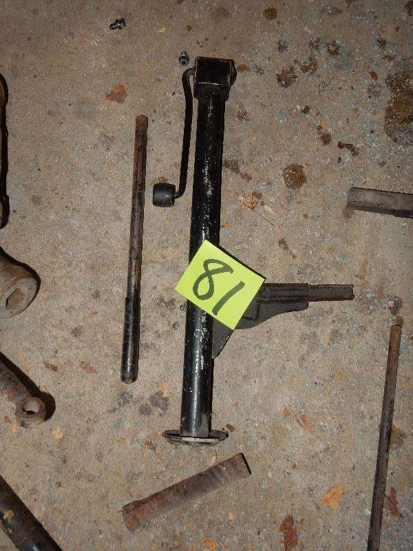 lot 81 image: Vintage car jacks and other Jack related items