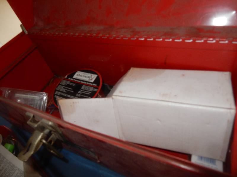 lot 68 image: Stanley Tool box, approx 18in x 7 in x 10 in h