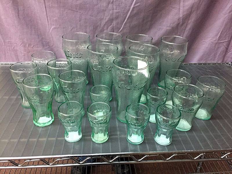 lot 32 image: Coke glasses