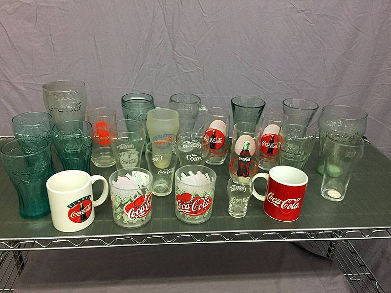 lot 34 image: 24 Coke glasses and cups