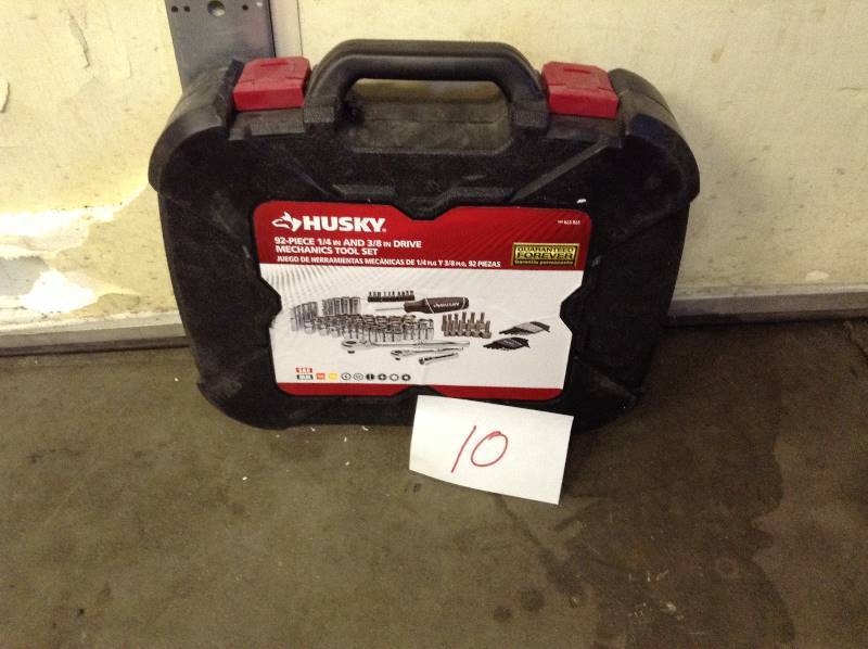 lot 10 image: Husky Mechanic Tool Set 92 pc