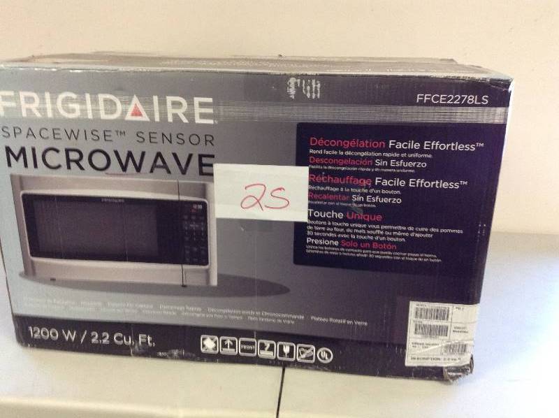 lot 25 image: Frigidaire microwave 2.2 CU FT