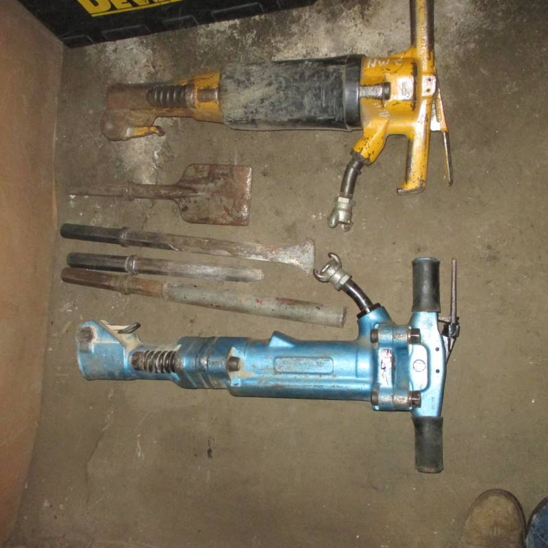 lot 14 image: (2) Pneumatic Jack Hammers