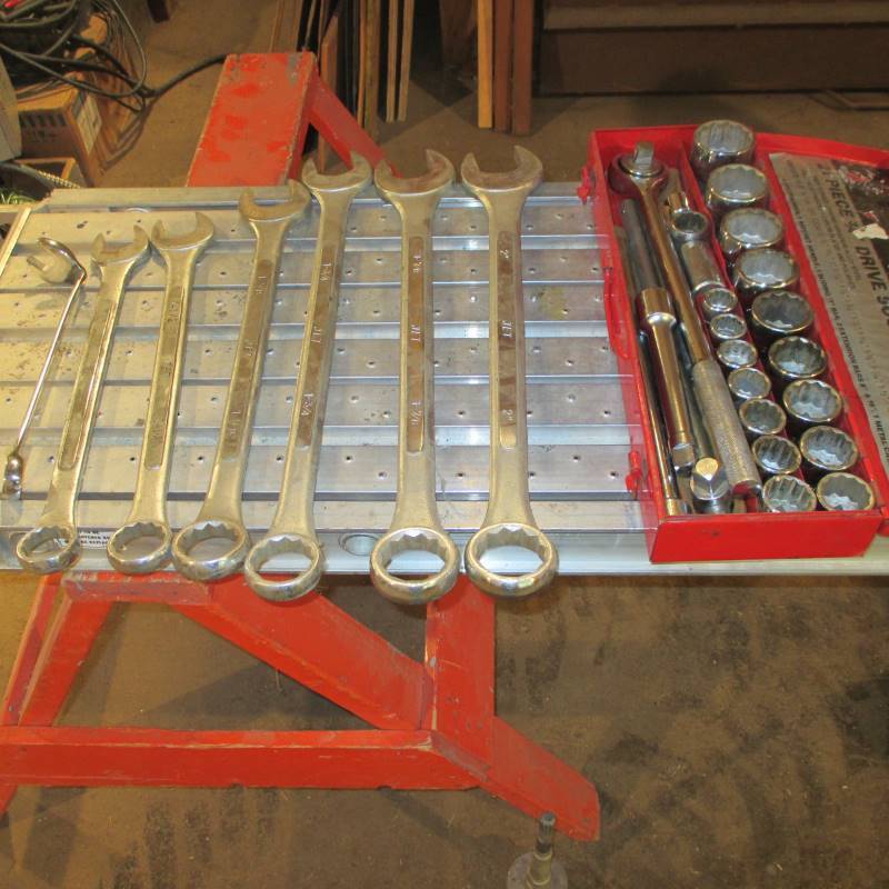 lot 26 image: 34 Drive Socket Set & Large Wrenches