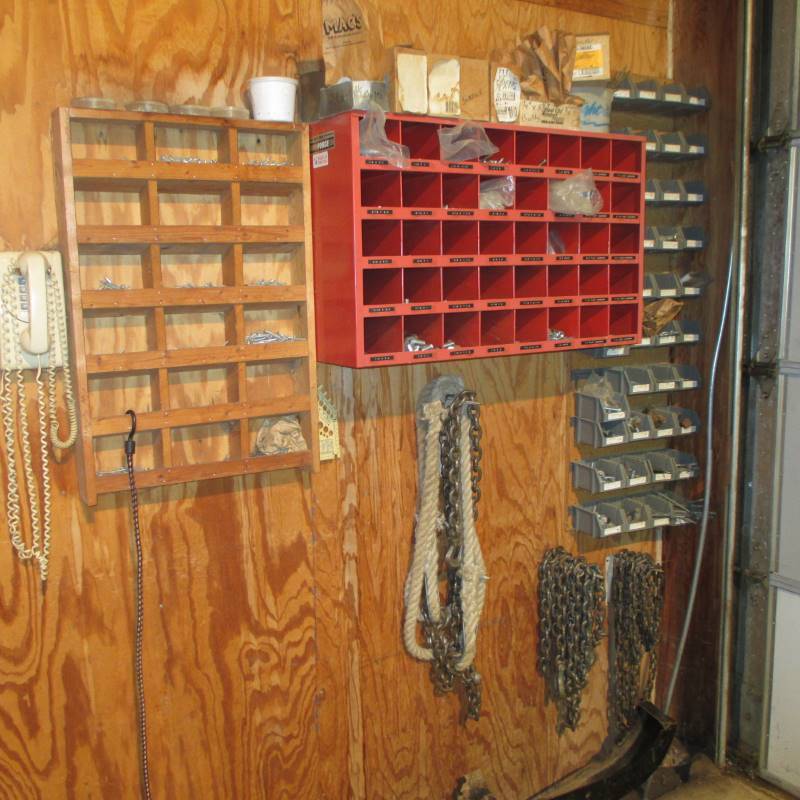 lot 40 image: Bolt Bins  Contents, Log Chains, Bumper wWinch
