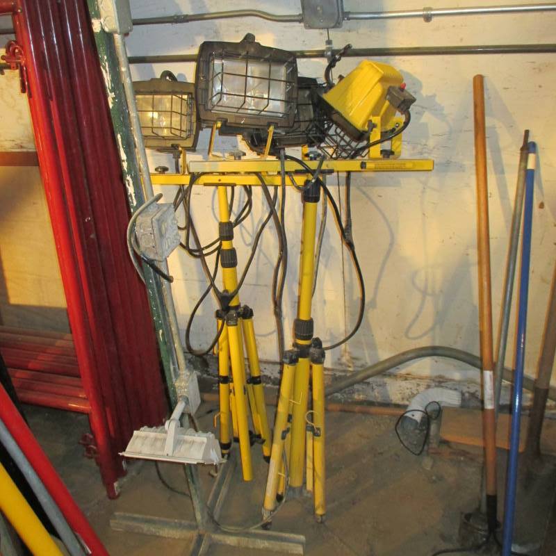 lot 47 image: Flood Lights
