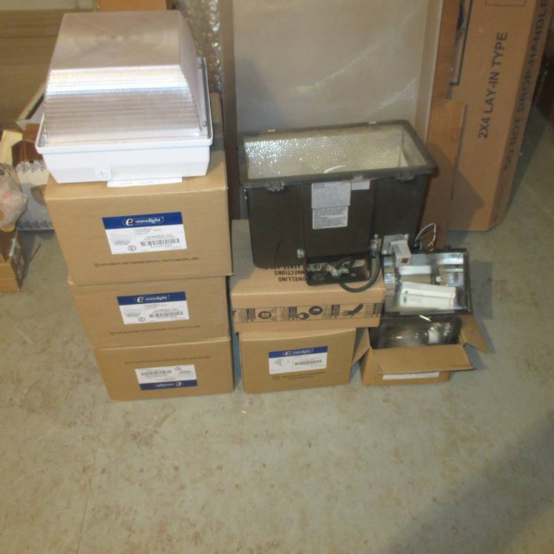 lot 76 image: (9) (New) Flood Lights